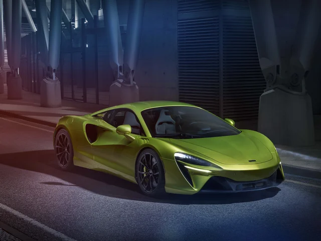 Mc Laren Artura 2021 4
