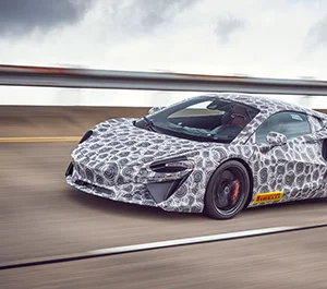 avant Mc Laren Hybride