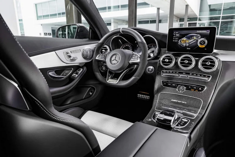 Mercedes C63 S Coupe AMG 1