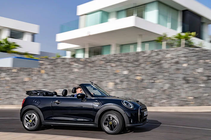 Mini Cooper Se Cabrio 2023 1