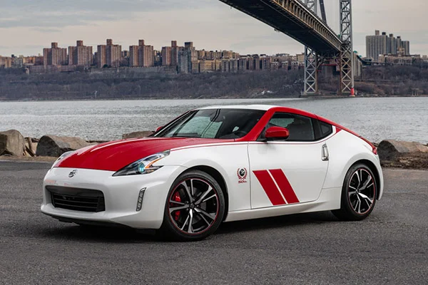 Nissan 370 Z anniversaire 3