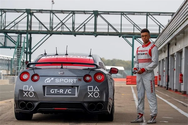 Nissan GTR C 4