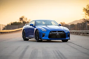 Nissan GT R 50th Anniversary Limited Edition intr