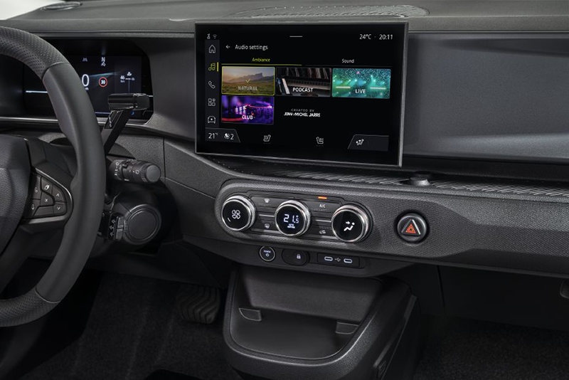 La Planche de bord du Nissan Pixo