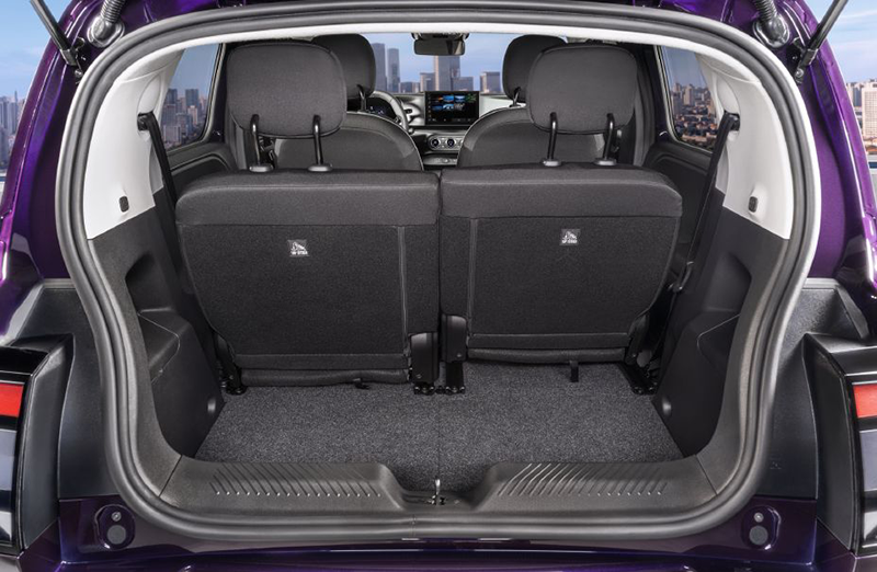 Vue du coffre de la Nissan Pixo