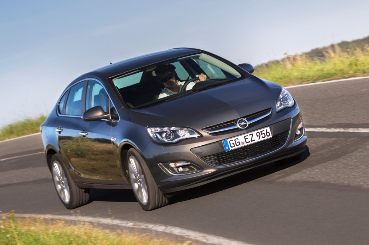 Opel Astra 4 portes 7
