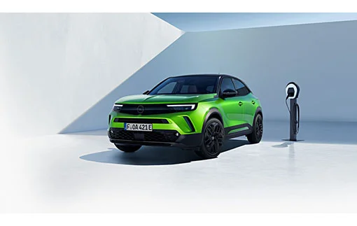 Mokka Electric 2023 intr