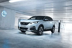 Peugeot GT 3008 Hybrid4 cov