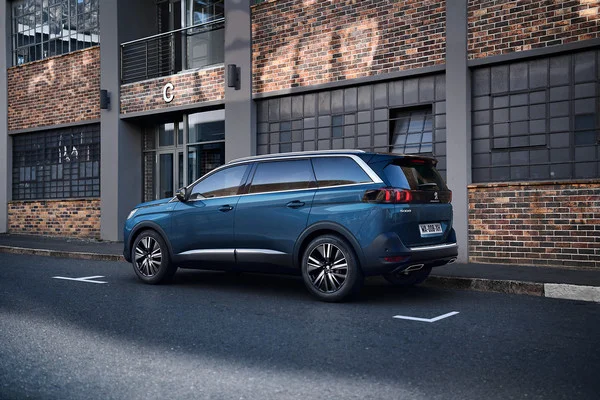 Nouveau Peugeot 5008 1