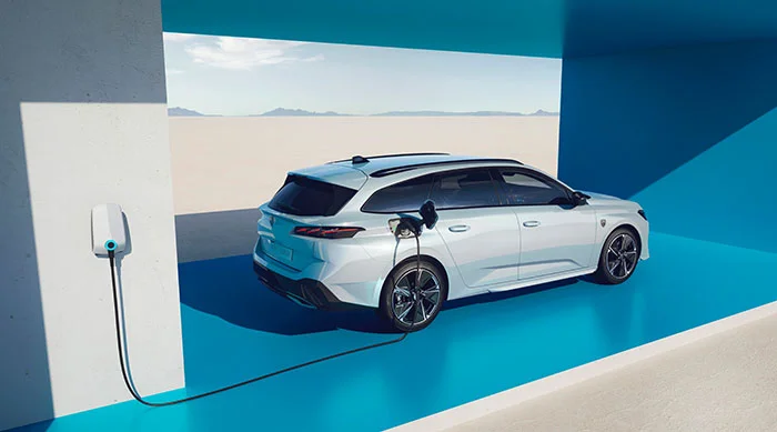 Peugeot E 308 4