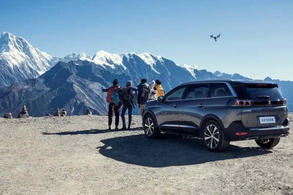 PEUGEOT 5008 GZH20 21