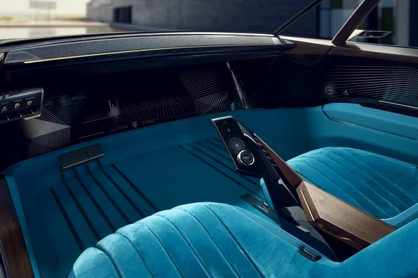 Peugeot e legend 5