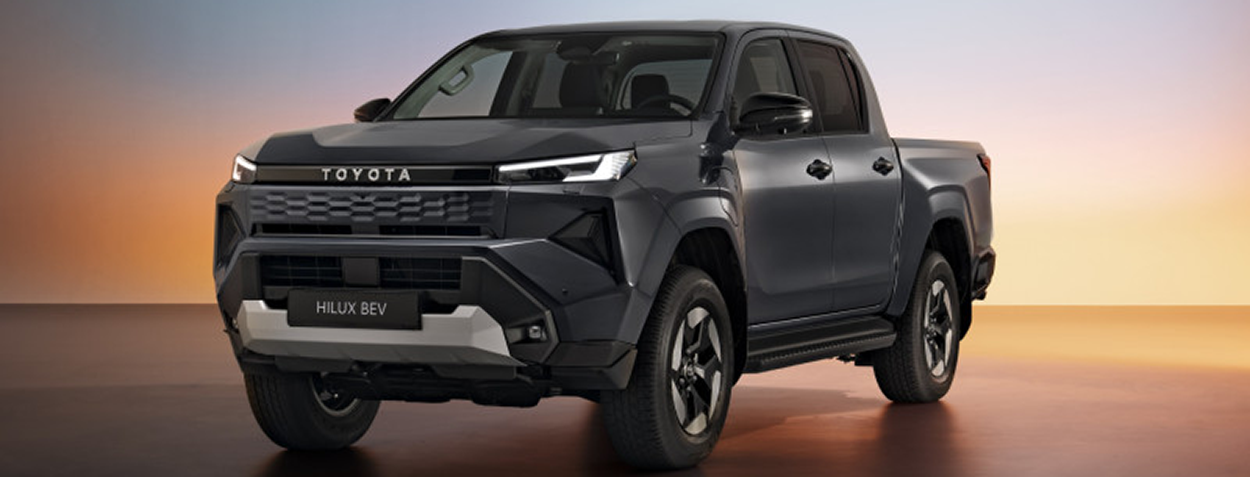 800 2026toyotahiluxbevhero1 intr