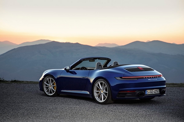 Porsche 911 Cabriolet 2019 1