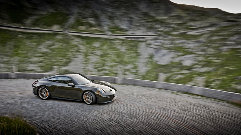 GT3 Bergsport 2026 Porsche Schweiz AG2  essai sur une route de montagne