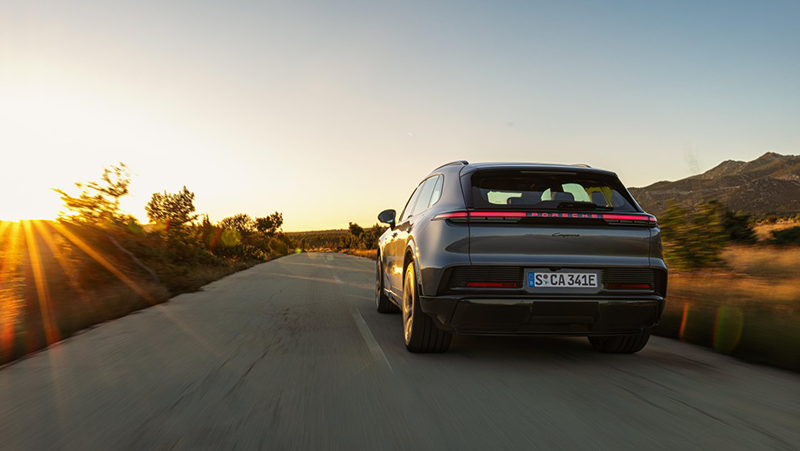 Porsche Cayenne 100 électrique 6 copie