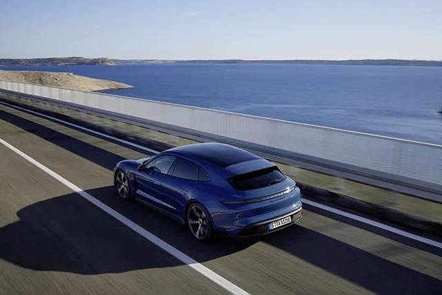 Porsche Taycan Sport Turismo 3