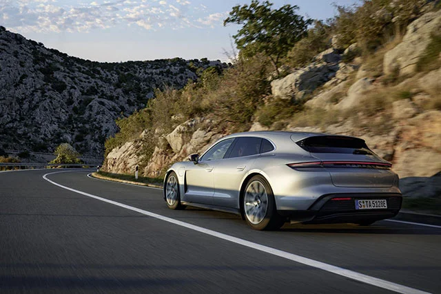 Porsche Taycan Sport Turismo 4