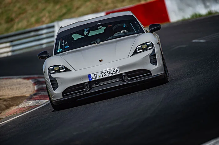 Porsche Taycan Record Nurburgring 2