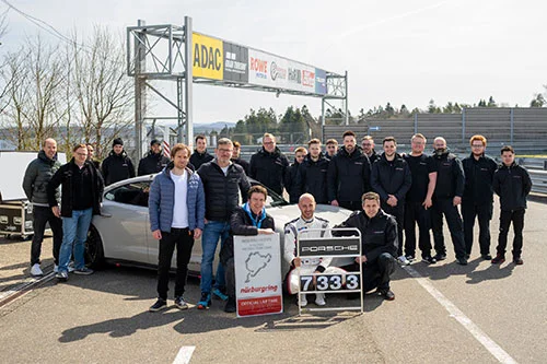 Record Porsche Taycanintr