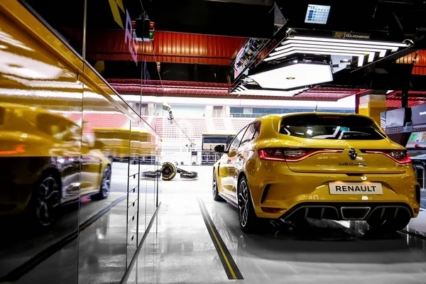 21214163 2018 Nouvelle Renault M GANE R S TROPHY et la monoplace Renault R S 18