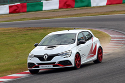 Megane RS Trophy R Suzuka cov