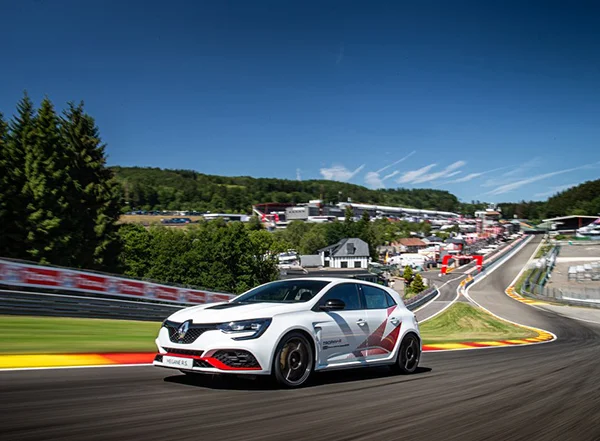 Nouvelle Megane Rs Trophy R 2