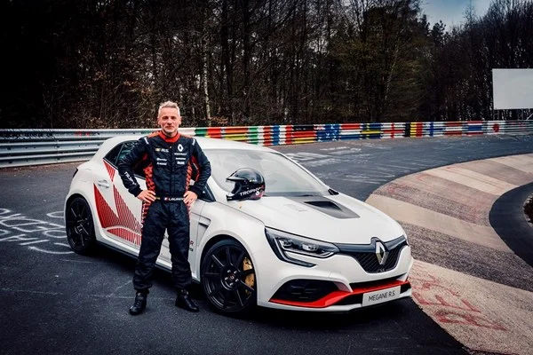 Renault Megane RS Trophy R Record Nurburgring 1