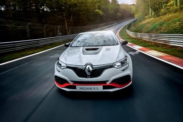 Renault Megane RS Trophy R Record Nurburgring 2
