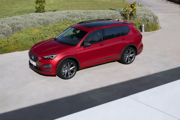 SEAT electrifies its large SUV as the Tarraco e HYBRID enters production 02 HQ
