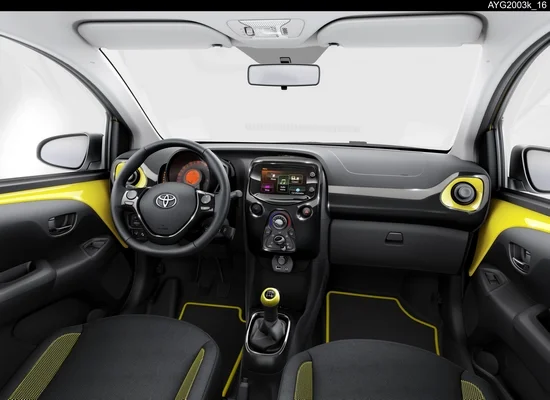 Toyota X cite 3 jaune Fizz 4