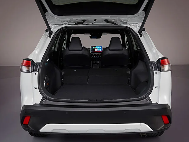 13corollacrosshybrid 3