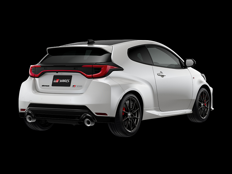 Vue arrière de la Toyota GR Yaris 2026 montrant le diffuseur sport, la double sortie d'échappement et le badge Gazoo Racing.