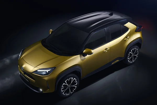toyota new yaris cross high front left