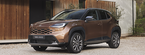 yariscross highgrade preciousbronze static 07 copie cov