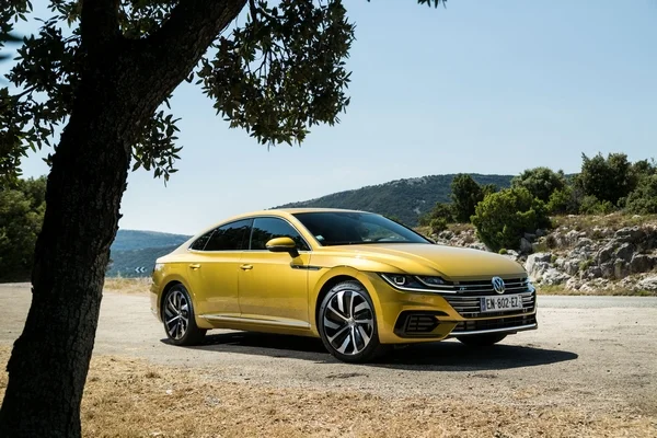 Arteon volant dor 2017 1
