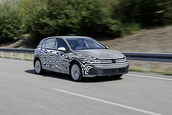 Golf 8 phase de test camouflee