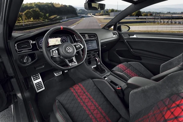 Golf GTi TCR 2019 3