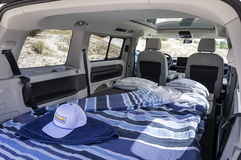 ID California Cruise cofre ouvert sur le couchage