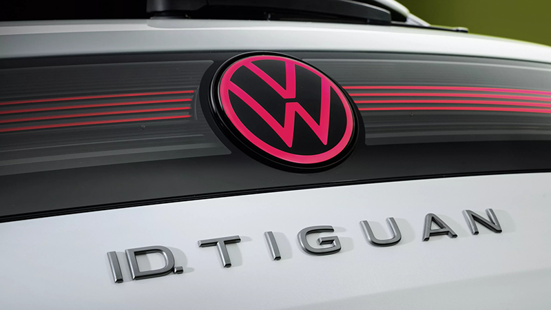 malle arrière avec feux  teasr ID VTiguan 2027