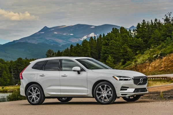 Volvo XC 60 car mondial of the year 2018 5