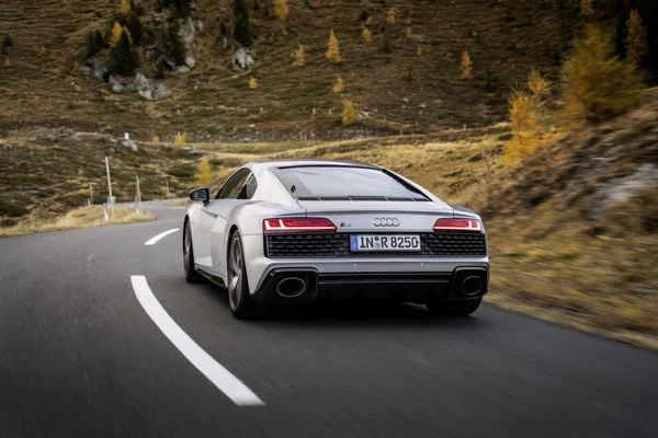 Audi R8 RWD 3