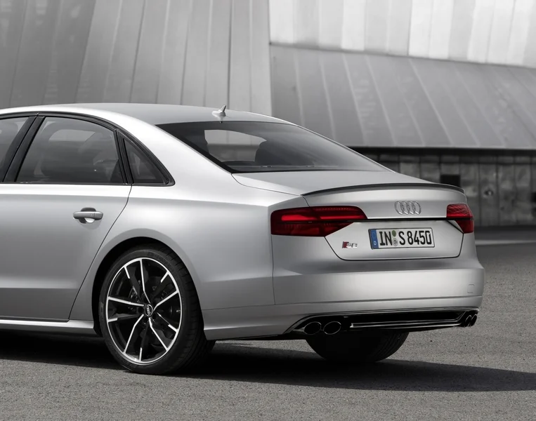 Audi S8 arriere