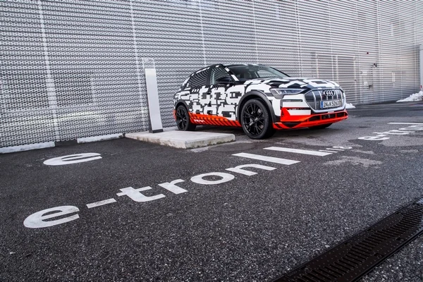 Audi E tron Geneve 2018 2