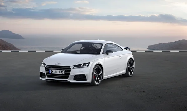Audi TT S line competition 8