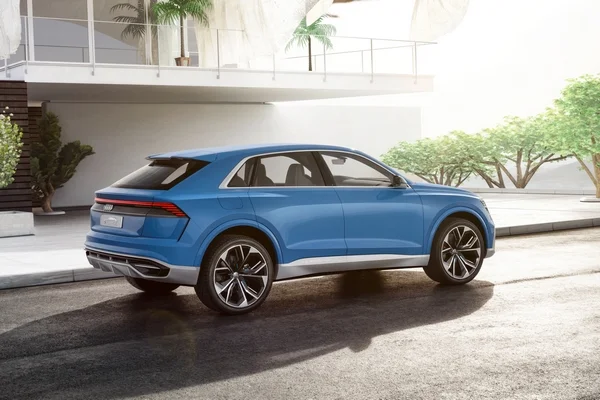 Audi Q8 4