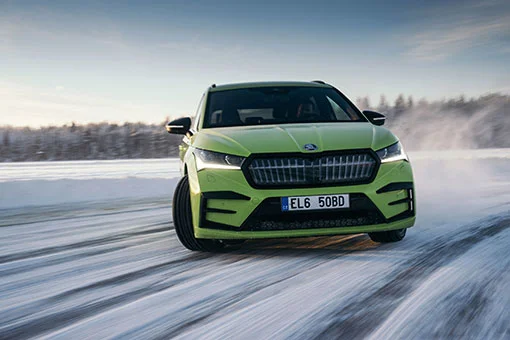 Škoda Enyaq RS iV établit deux titres GUINNESS WORLD RECORDS avec 7351 km de dérive de glace 3