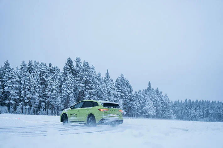 Škoda Enyaq RS iV établit deux titres GUINNESS WORLD RECORDS avec 7351 km de dérive de glace 4