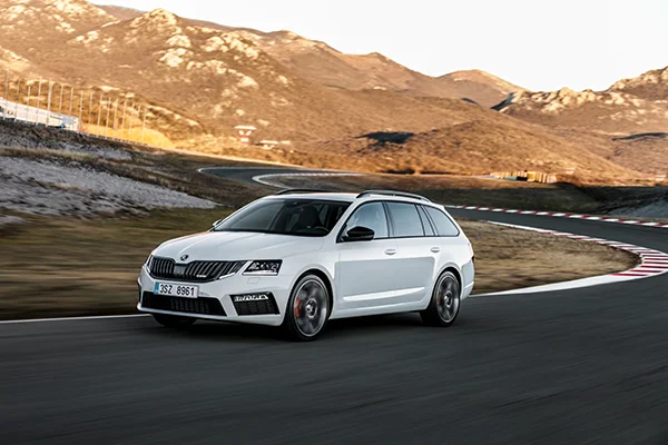 Skoda Octavia RS 2017combi 1