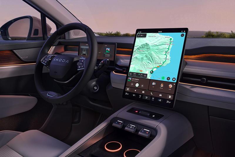 le cockpit accueille un écran de près de 14 pouces visible ici